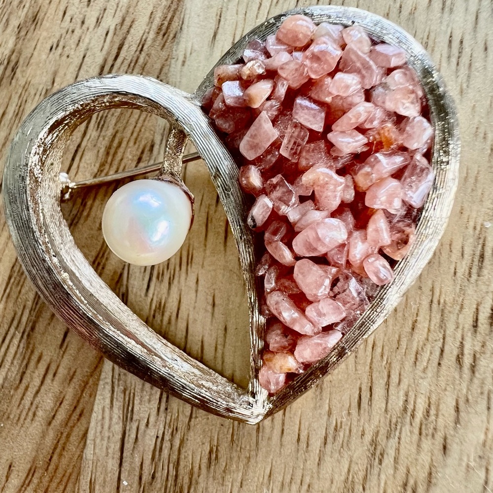 Swobada Heart Brooch with Pearl Accent (vintage 1960s)